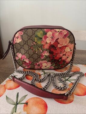 🔥🔥SALE!! Gucci Blooms Camera Bag with COA